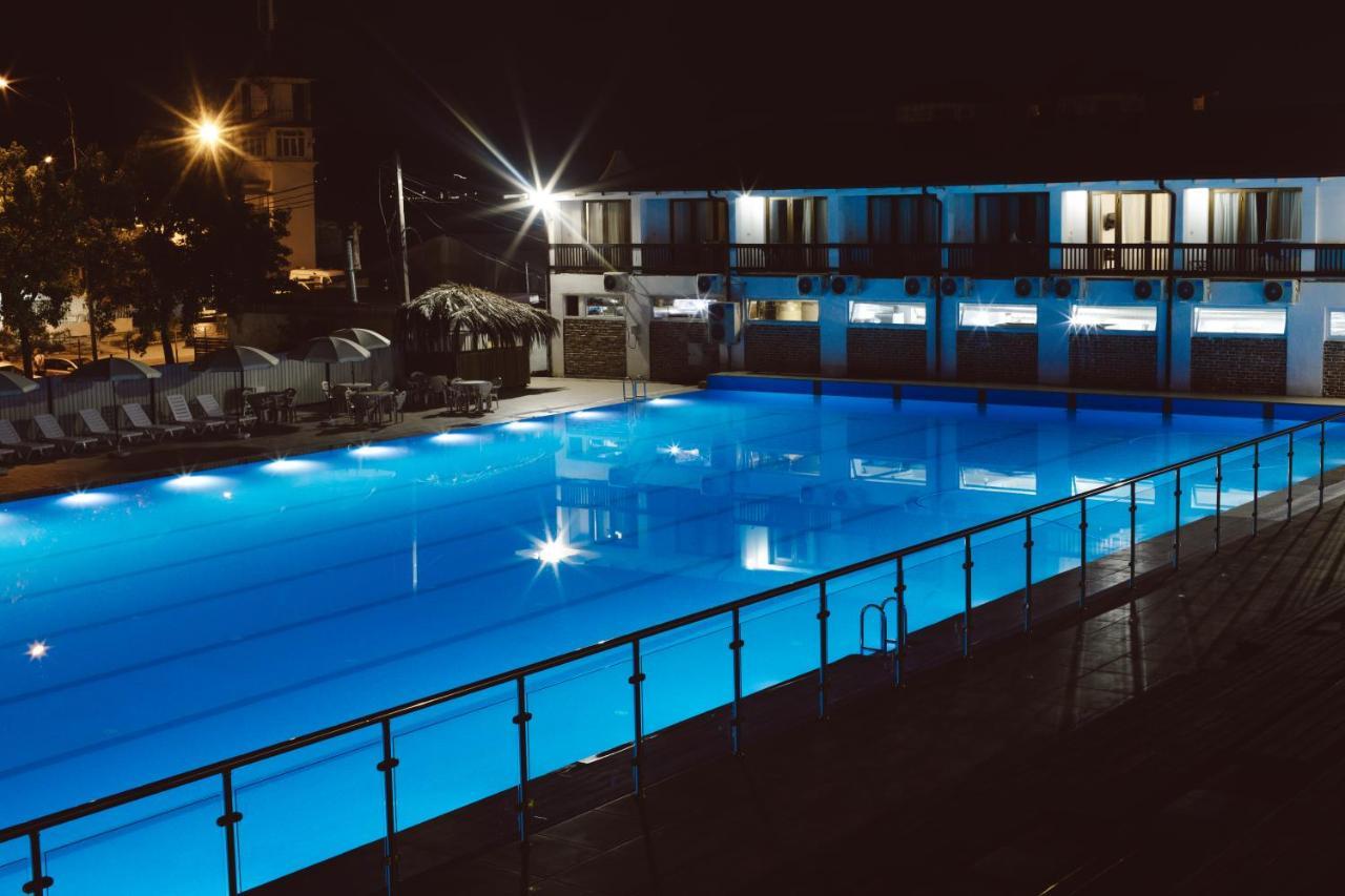 Dem Hotel 苏呼米 外观 照片
