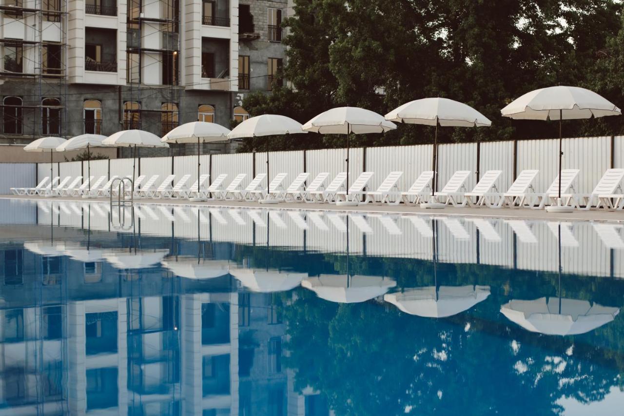 Dem Hotel 苏呼米 外观 照片