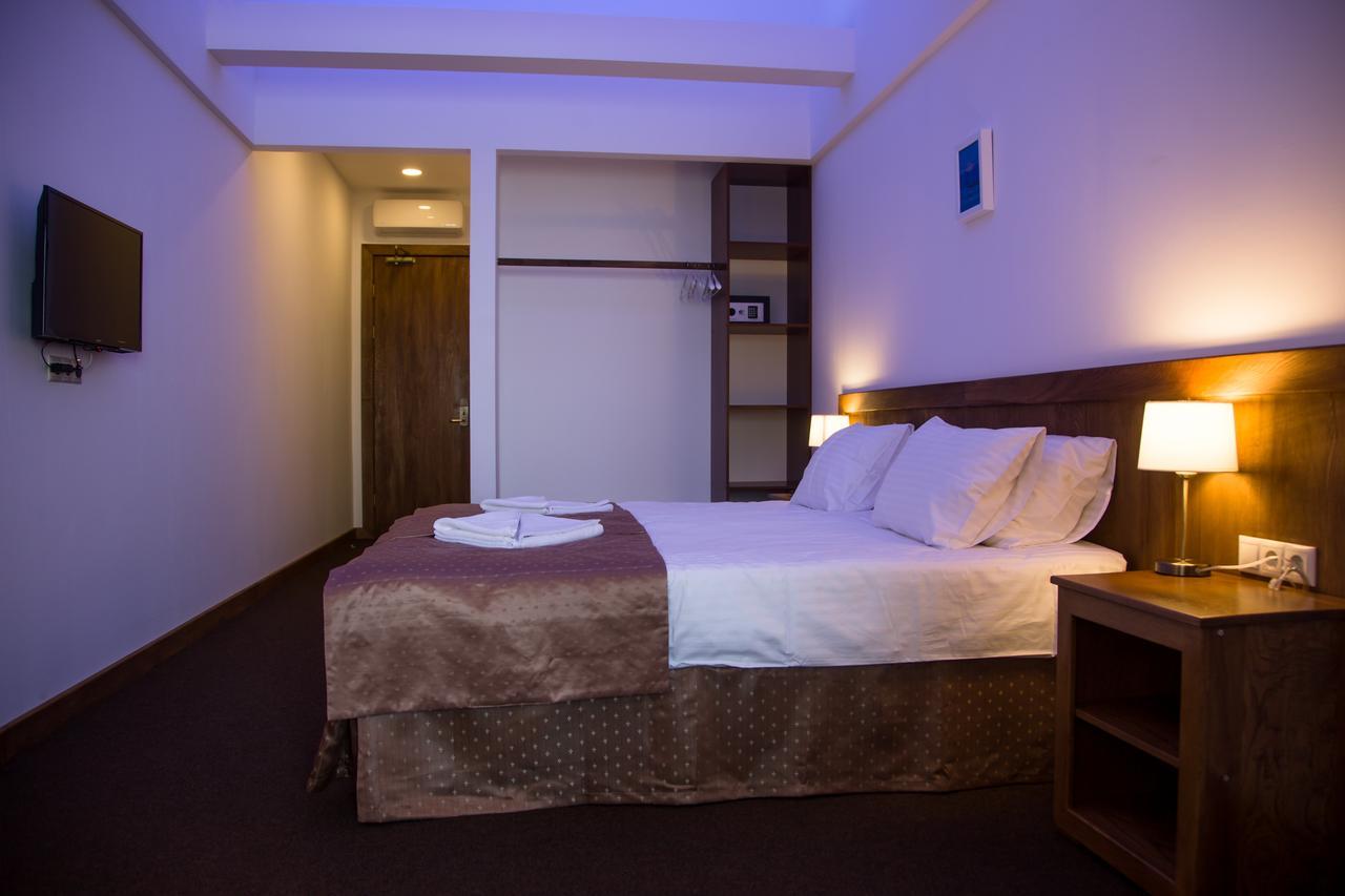 Dem Hotel 苏呼米 外观 照片