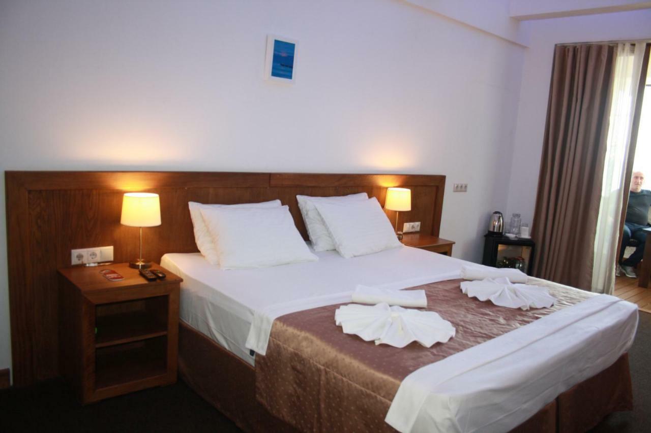 Dem Hotel 苏呼米 外观 照片